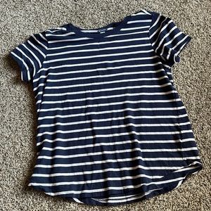 Basic tee. Blue and white stripes.